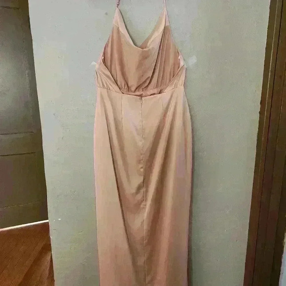 Lulus It's Fate Pale Orange Satin Sleeveless Halter Maxi Dress size M - Picture 3 of 6